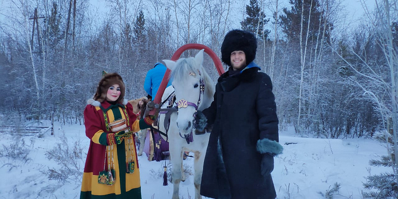 Конные прогулки в Якутске. Подарочные сертификаты Ultra Подарки. Купить оригинальный подарок или подарочный сертификат на Конные прогулки в Якутске. Сервис UltraPodarki.ru 8-800-505-9530. Катание на лошадях, Прогулка на лошади, Прогулка на лошадях для двоих, Конные прогулки, конный клуб, Конный клуб, конная прогулка, конная прогулка в Якутске