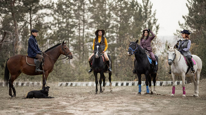 Конные прогулки в Якутске. Подарочные сертификаты Ultra Подарки. Купить оригинальный подарок или подарочный сертификат на Конные прогулки в Якутске. Сервис UltraPodarki.ru 8-800-505-9530. Катание на лошадях, Прогулка на лошади, Прогулка на лошадях для двоих, Конные прогулки, конный клуб, Конный клуб, конная прогулка, конная прогулка в Якутске